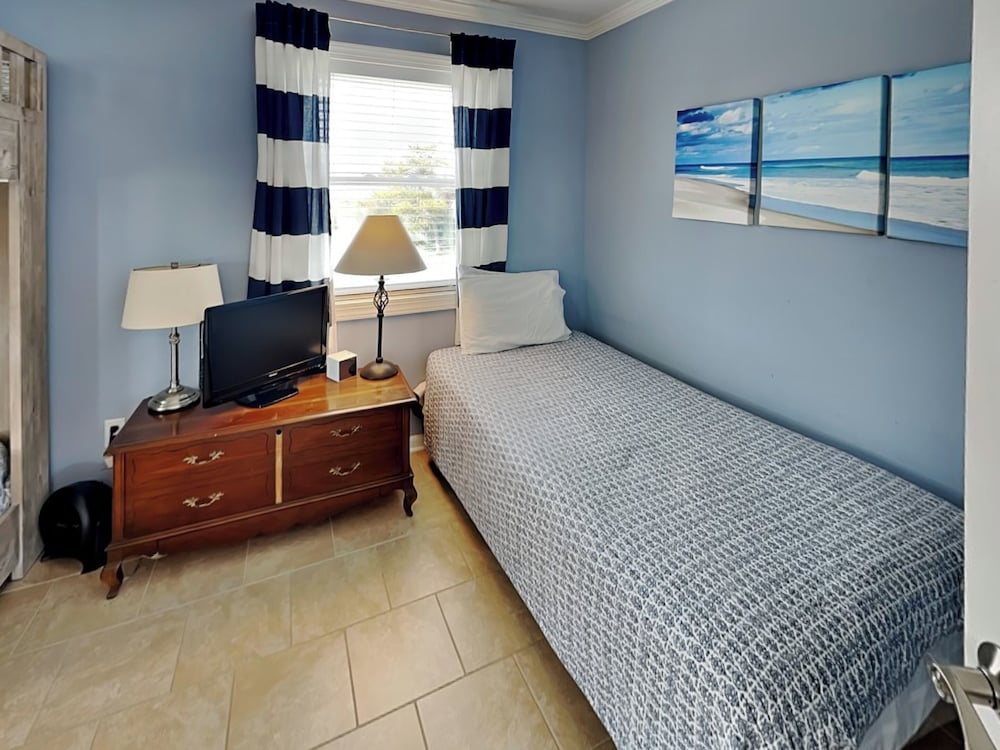 Tournesol by Topsail Realty