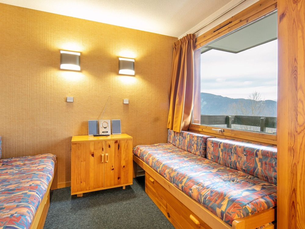 Studio in Doucy at the Foot of Ski Slopes