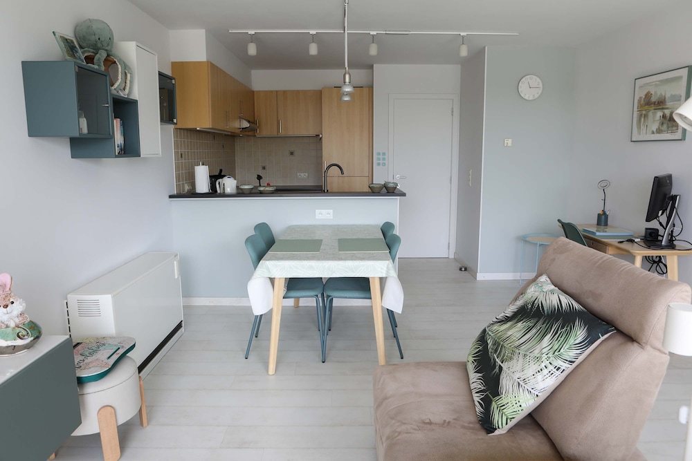 Harbour View Stay - Stylish Apartment With Stunning Views in the Marina of Zeebrugge