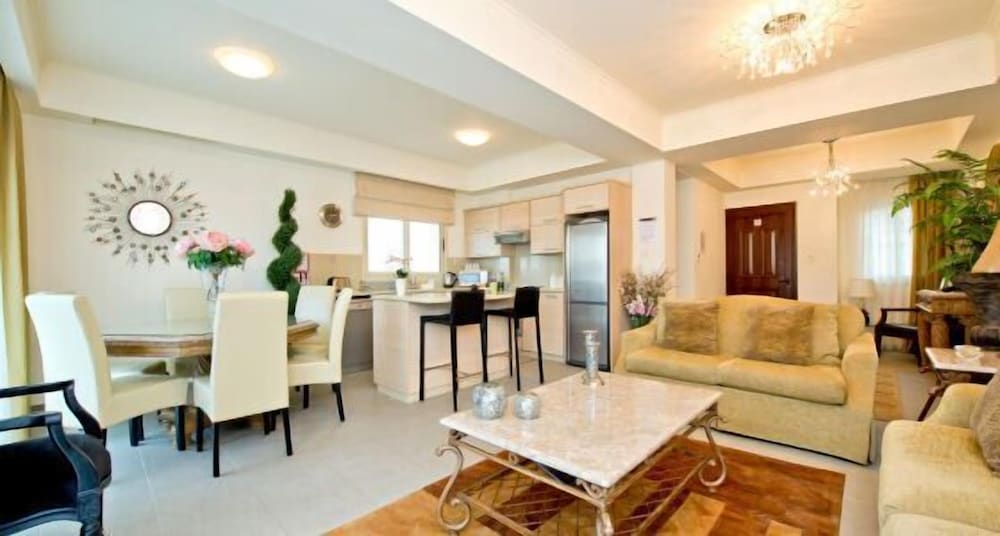 Amadora Luxury Villas