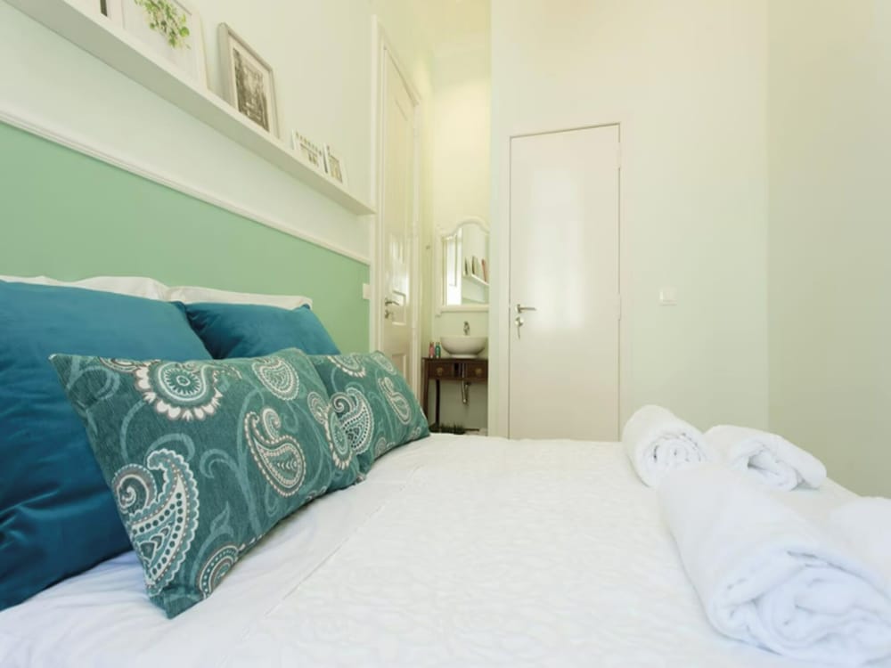 2 Bedroom Apartment Located Heart of Lisbon City
