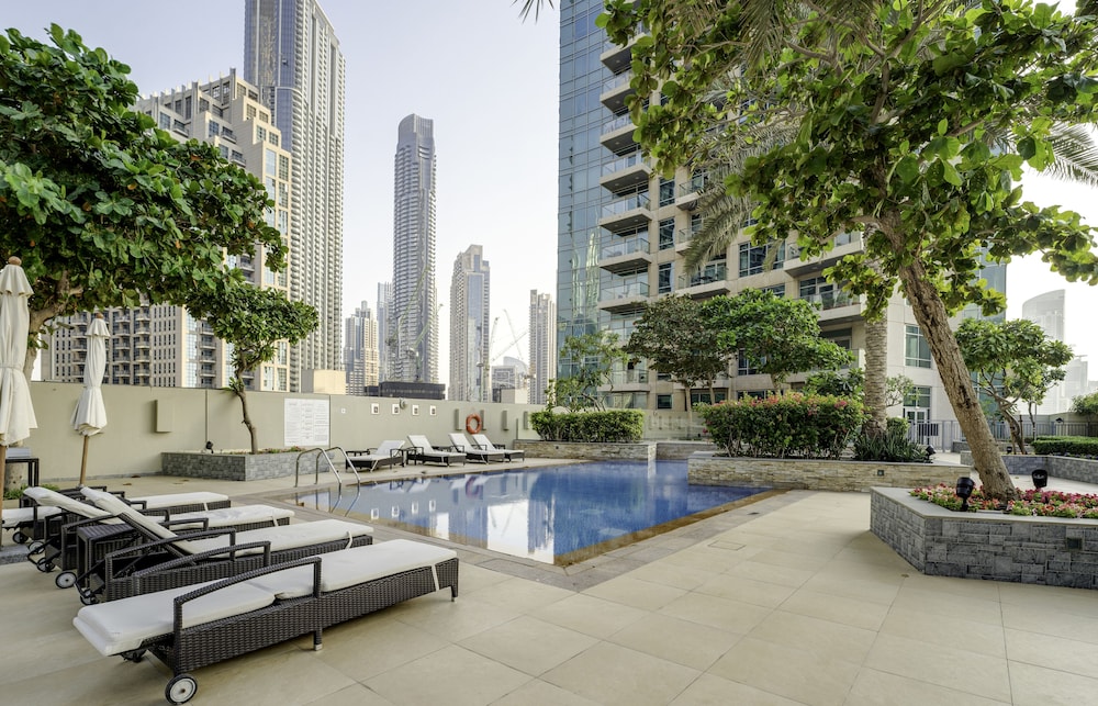 Stunning 2 BR in the heart of Downtown