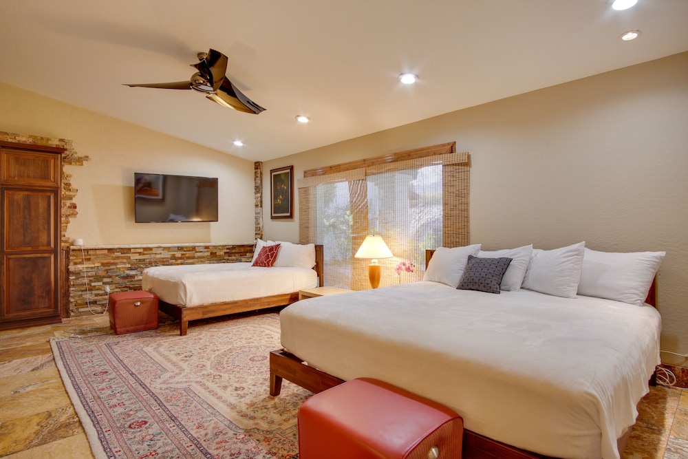 Luxe Catalina Foothills Hideaway w/ Private Pool view 2