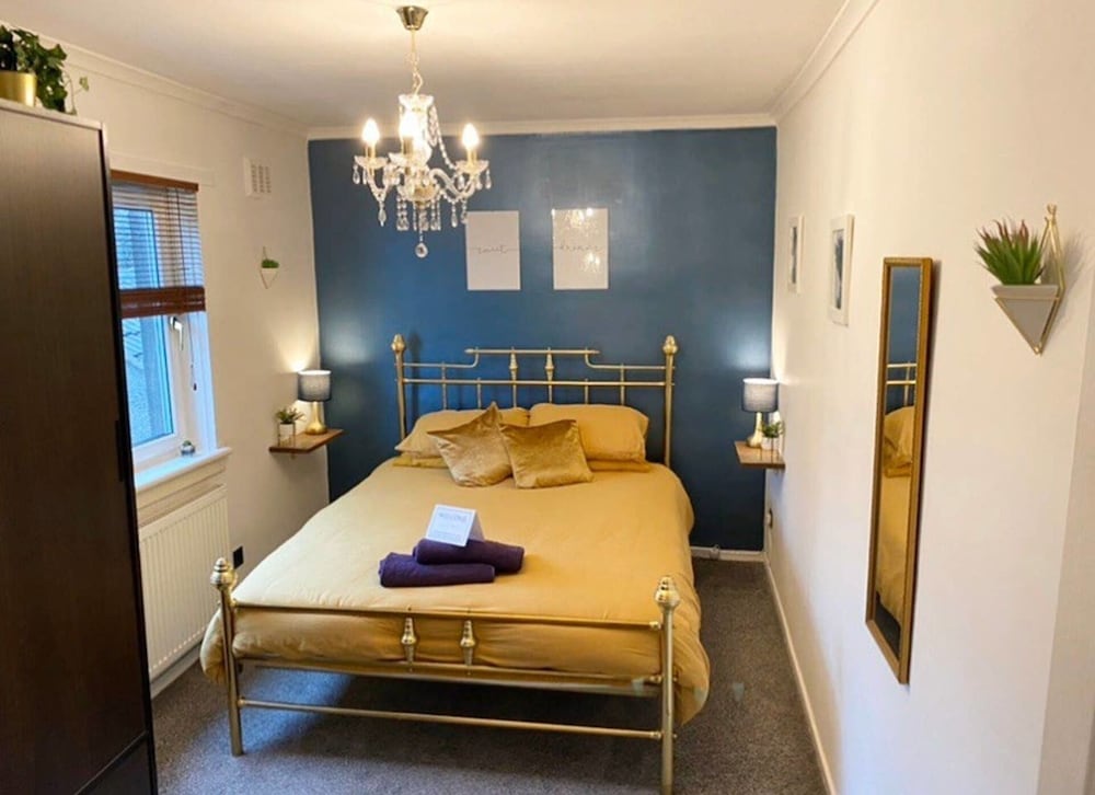 17G Regent Place view 3