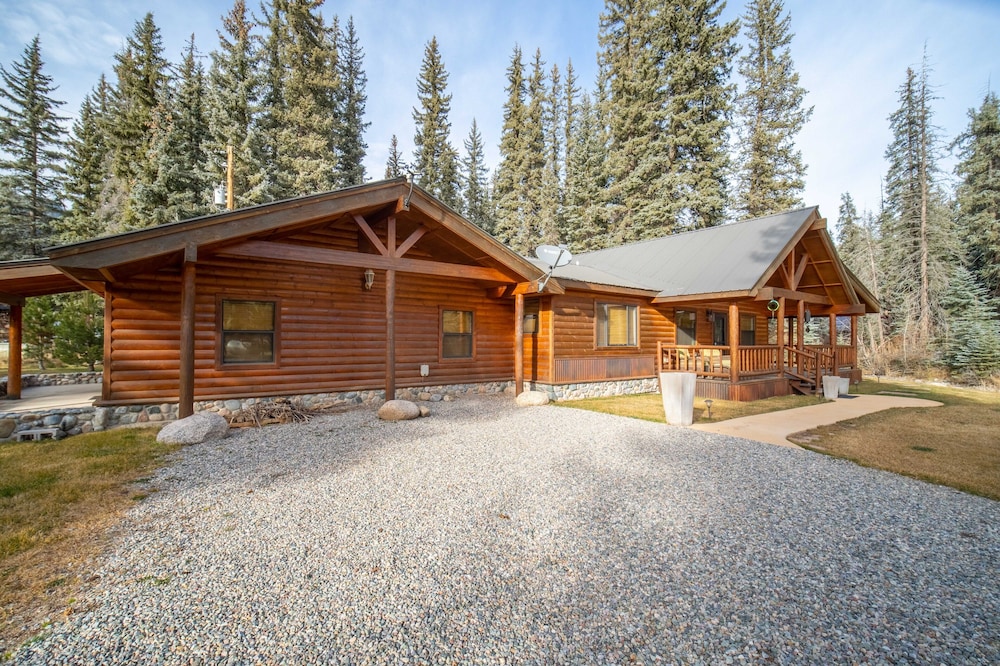Bear Paw Lodge