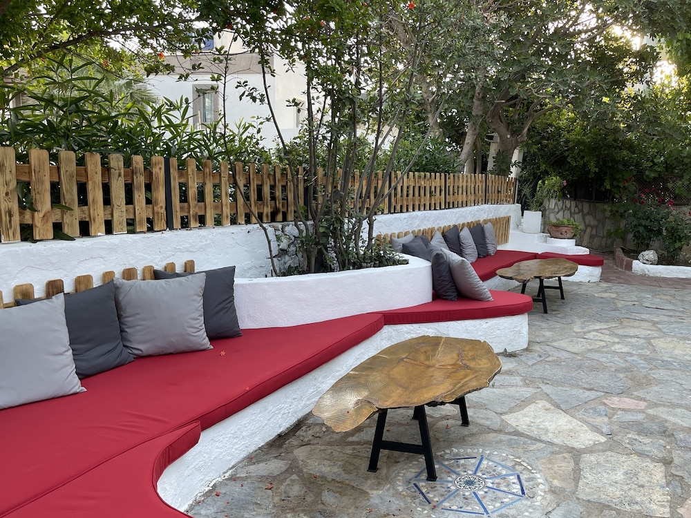 Esmana Otel - Image 13