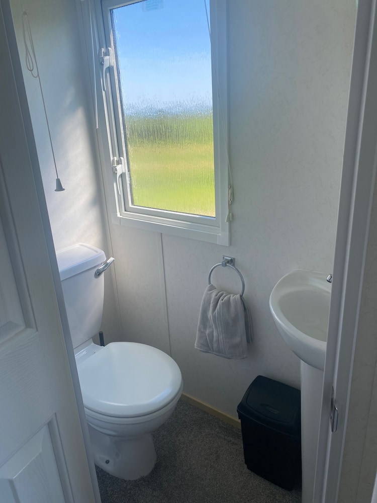 Coastal Chalet in Tudweiliog, Pwllheli