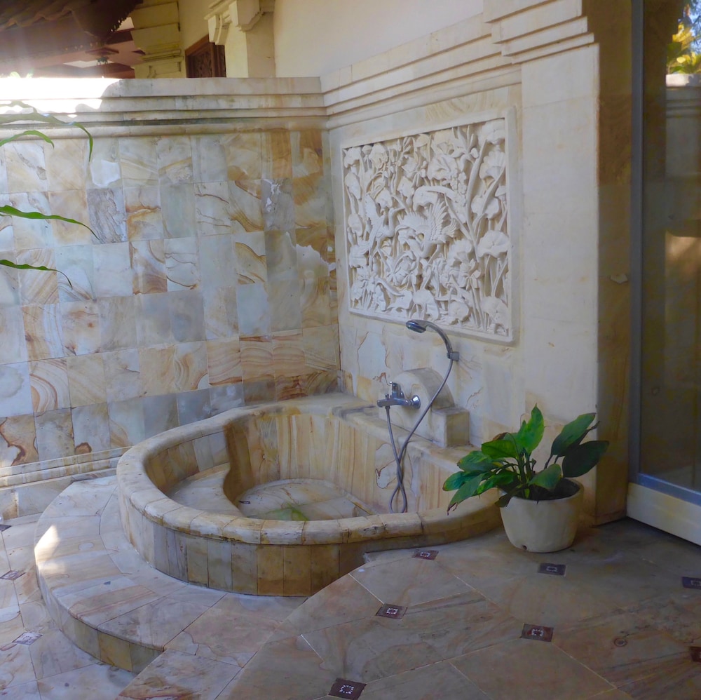 Gunung Paradis Retreat