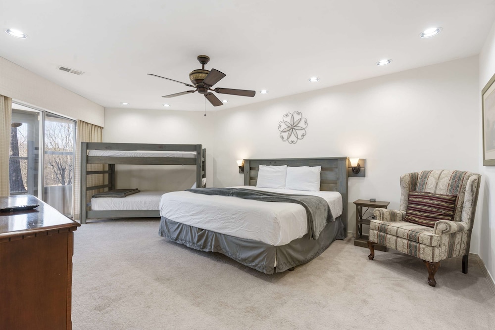 The Cozy Retreat Stay for 10!