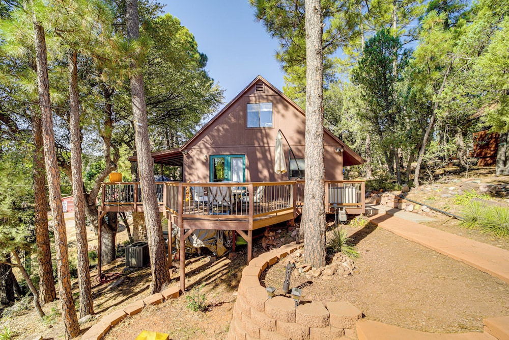 Hot Tub, Game Room: Dog-friendly Pine Cabin!
