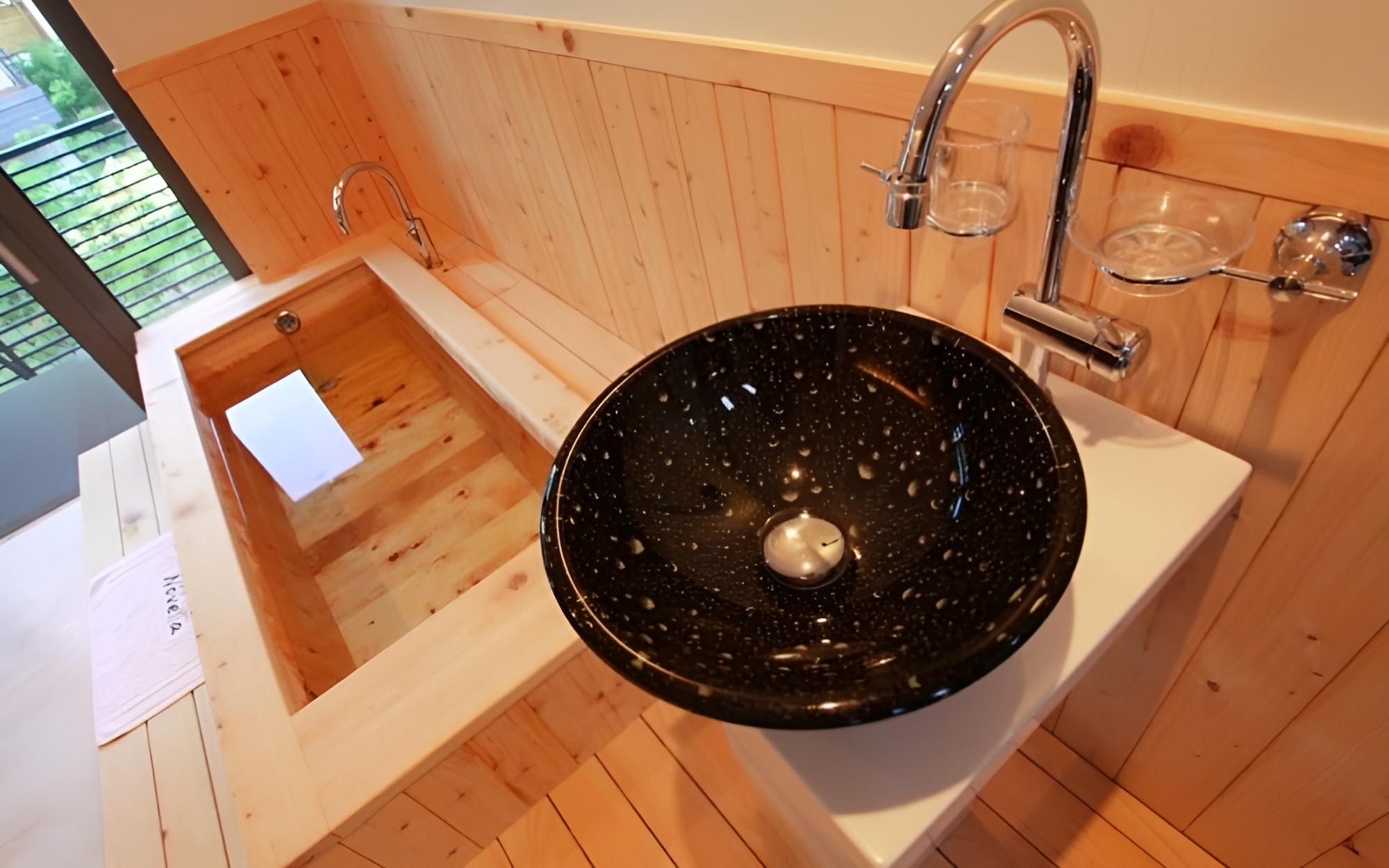 Photo 102