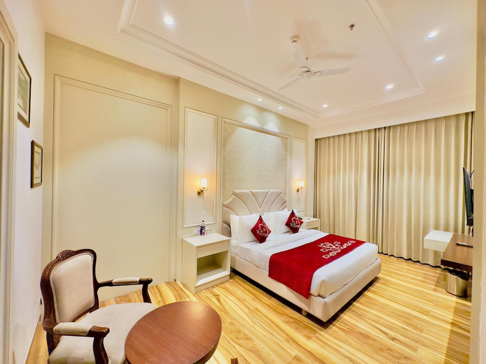 HOTEL SUKH FARM