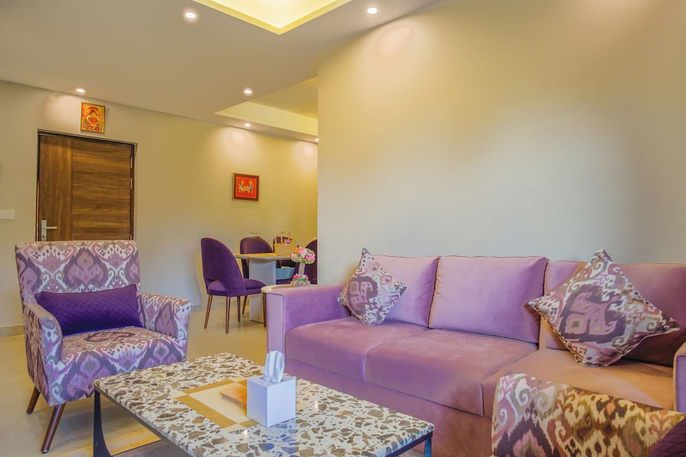 Alaya Stays Veera Marina 3 BHK Apartment