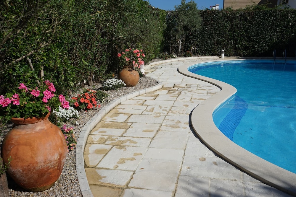 Wallis Villa