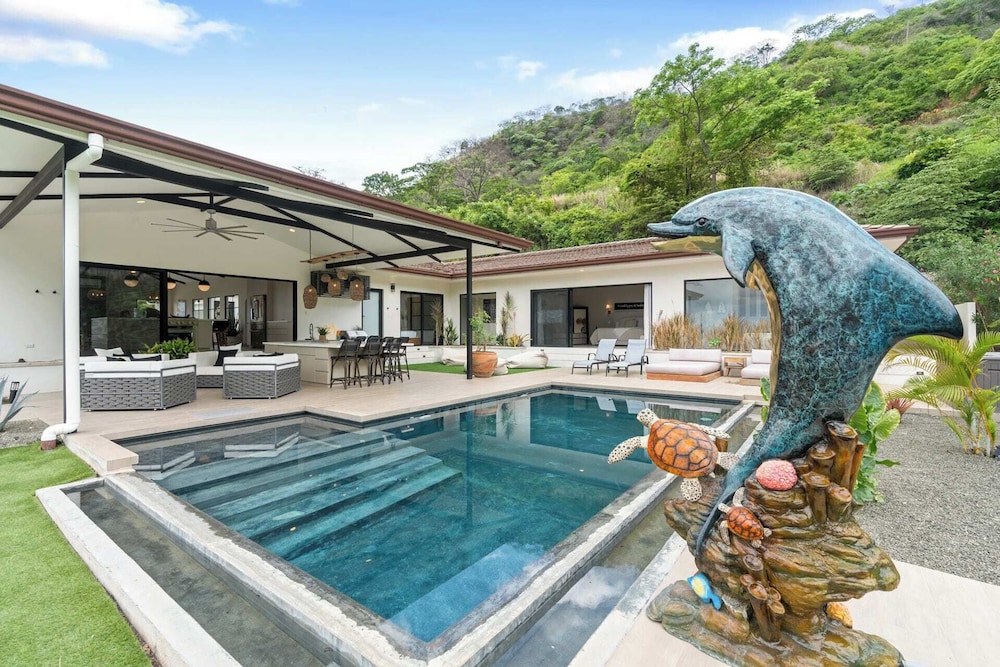 Luxe Tropical Villa with Sparkling Infinity Pool, Panoramic Ocean Views & Community Amenities