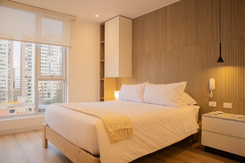w Inviting 3BR w Balcony in Hip Miraflores