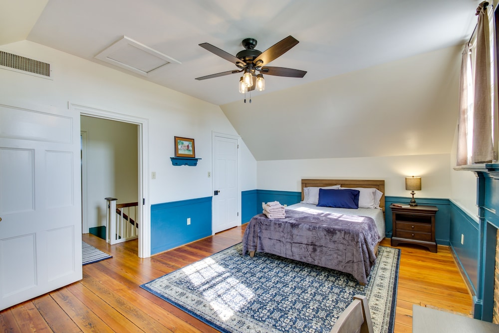 Idyllic Appomattox Home w/ Porch & Rocking Chairs! view 3