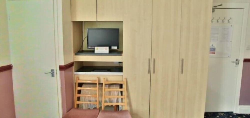 Lynton Apartments