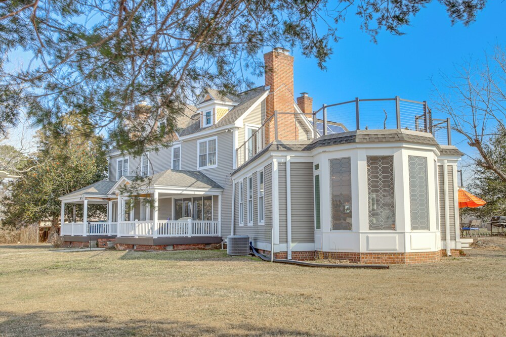 Riverfront Gem w/ Fire Pit in Eden