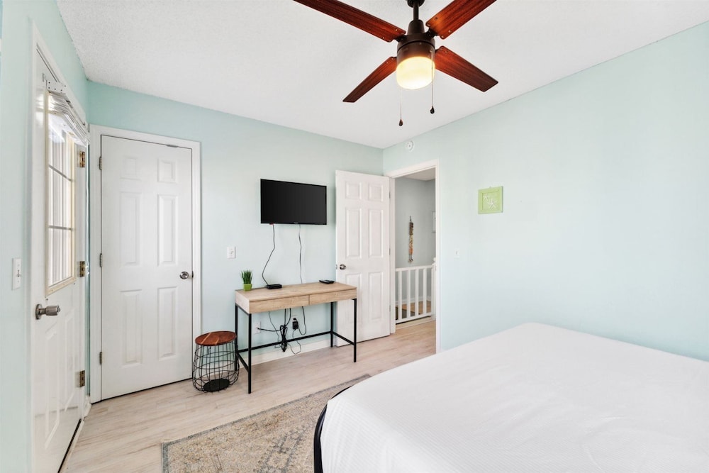 17214 Front Beach Rd T28 view 5