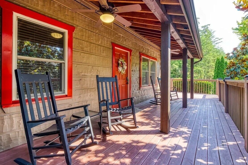 Tennessee Risky 3 Bedroom Cabin