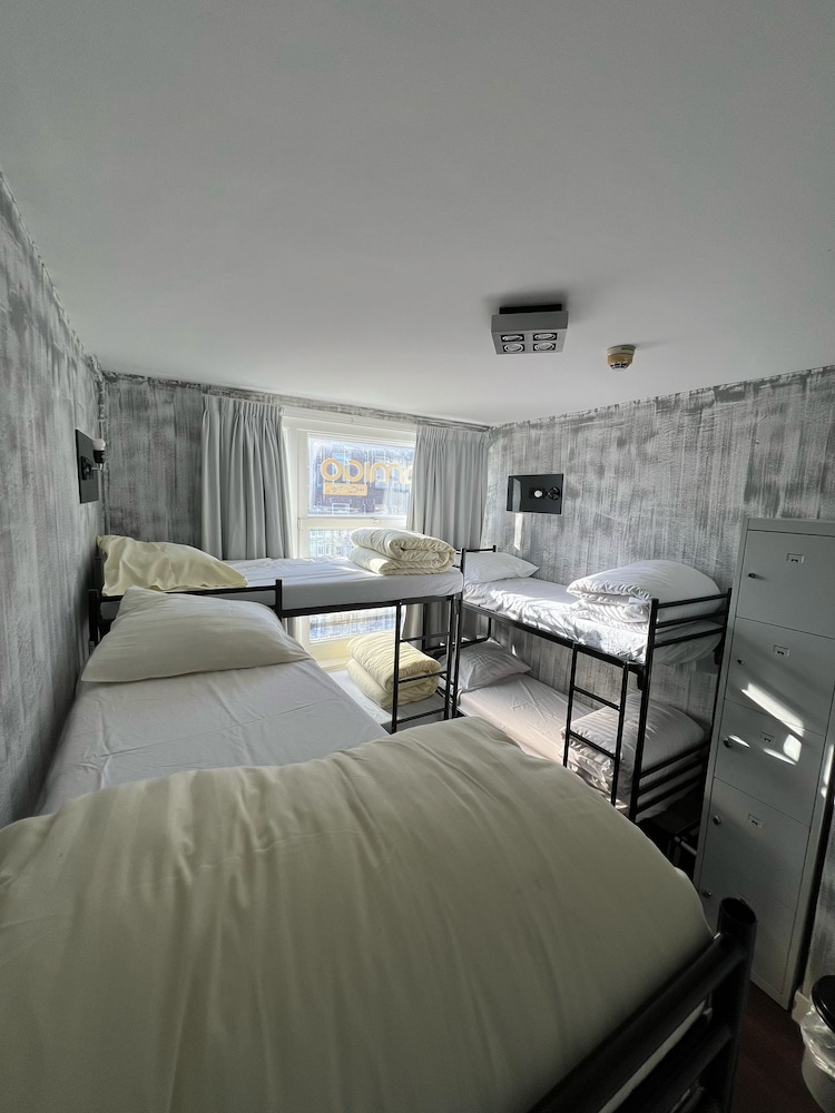 Amigo Hotel - Hostel