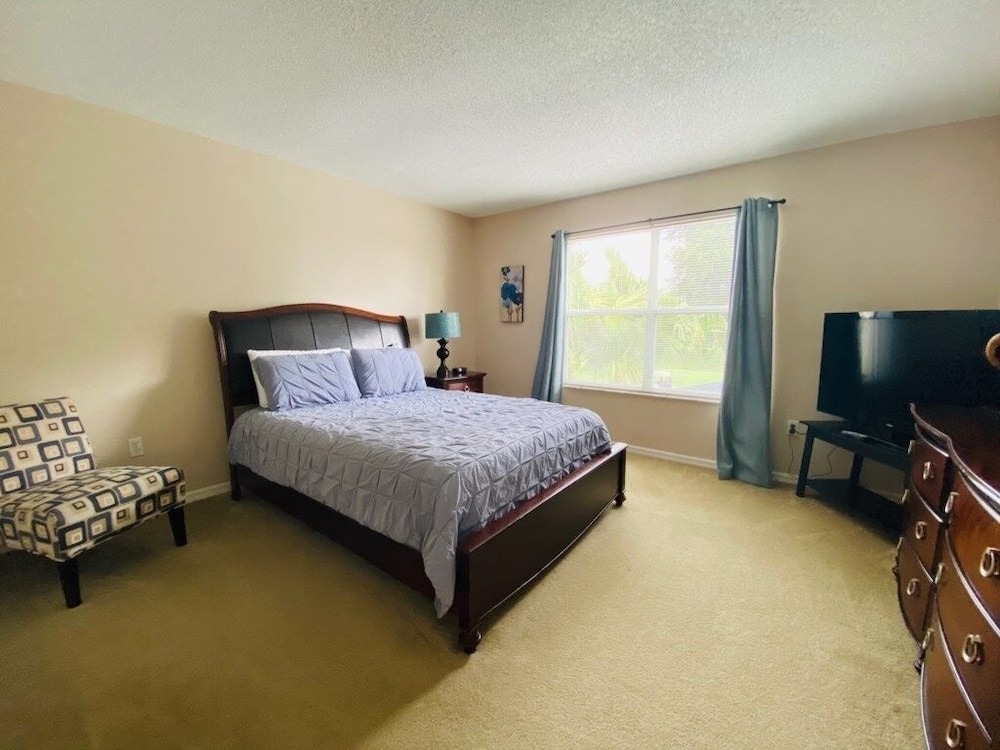Golf Views By The Pool! Southern Dunes Golf Home 5 Bedroom Villa by RedAwning