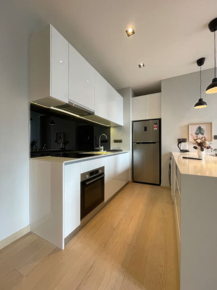 Mews Luxe Residence Apartments