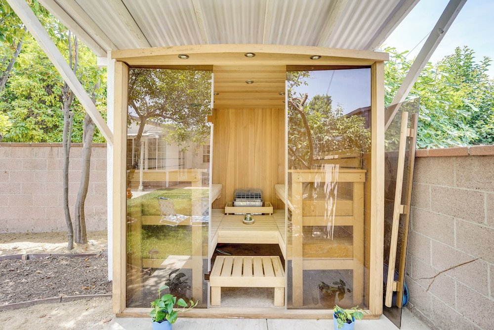 12 Mi to Dtwn LA: Family Home w/ Patio + Yard!