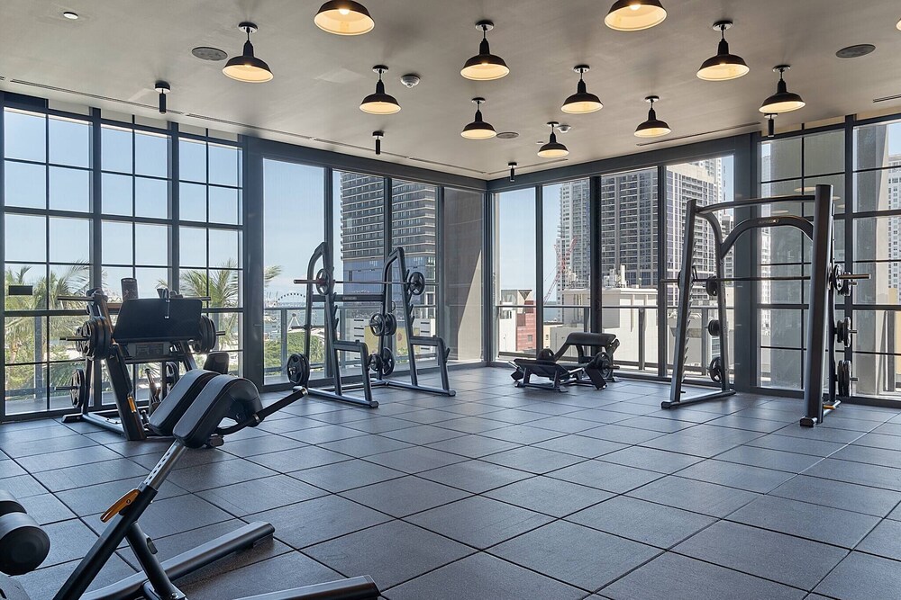 3BR Penthouse Direct, Stunning Water Views