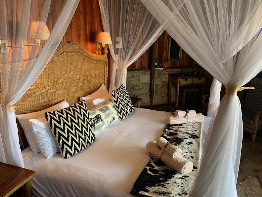 Shayamoya Tiger Fishing and Game Lodge