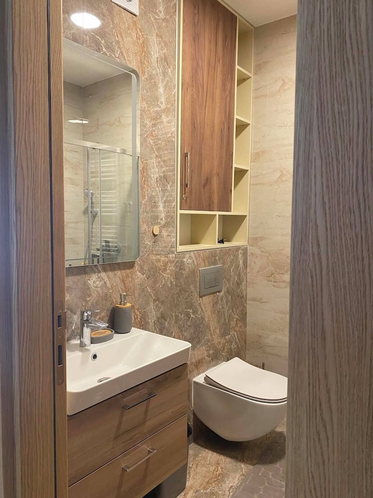 New, Complete Equipped Apartment With Spa, Indoor Pool and Parking Place!!