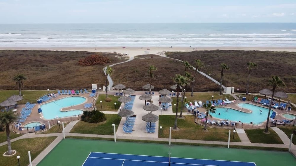 Saida Beachfront Luxe Condo Two Heated Pools 2 Bedroom Condo
