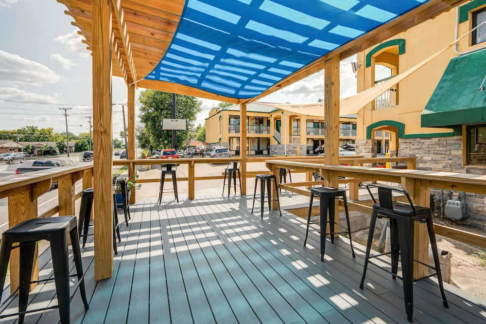 Hotel Days Inn by Wyndham Nashville Saint Thomas West Hospital - Image 1