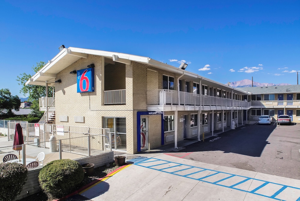 Motel 6 – Colorado Springs, CO – South/Metro Area