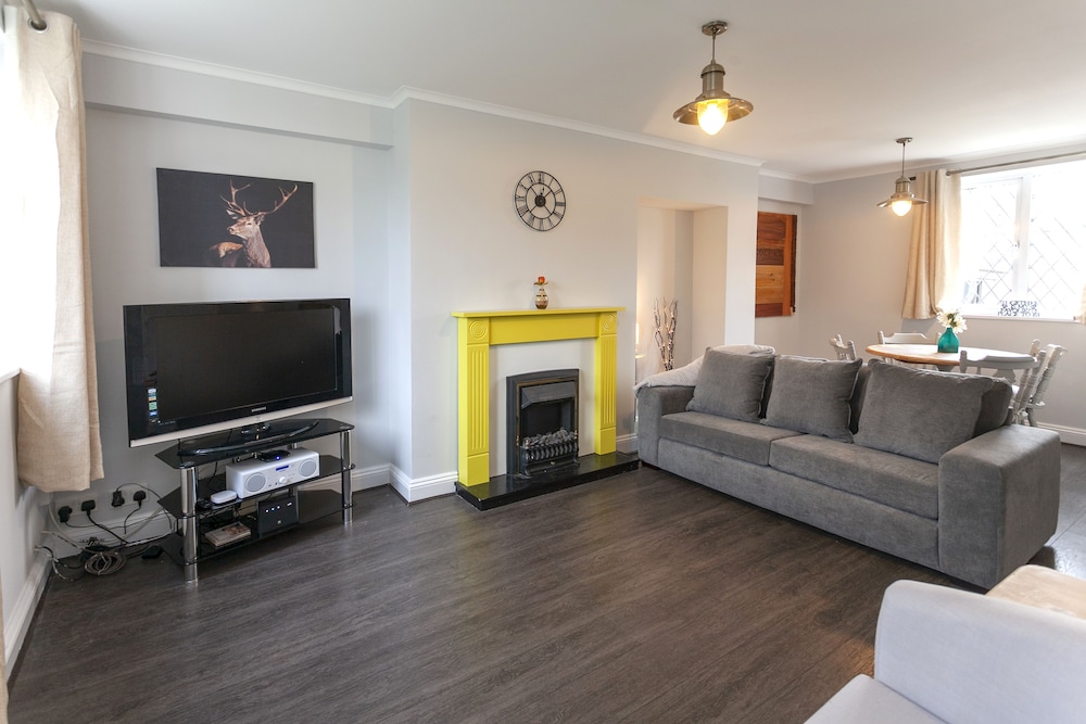 Astley 3 bedroom house