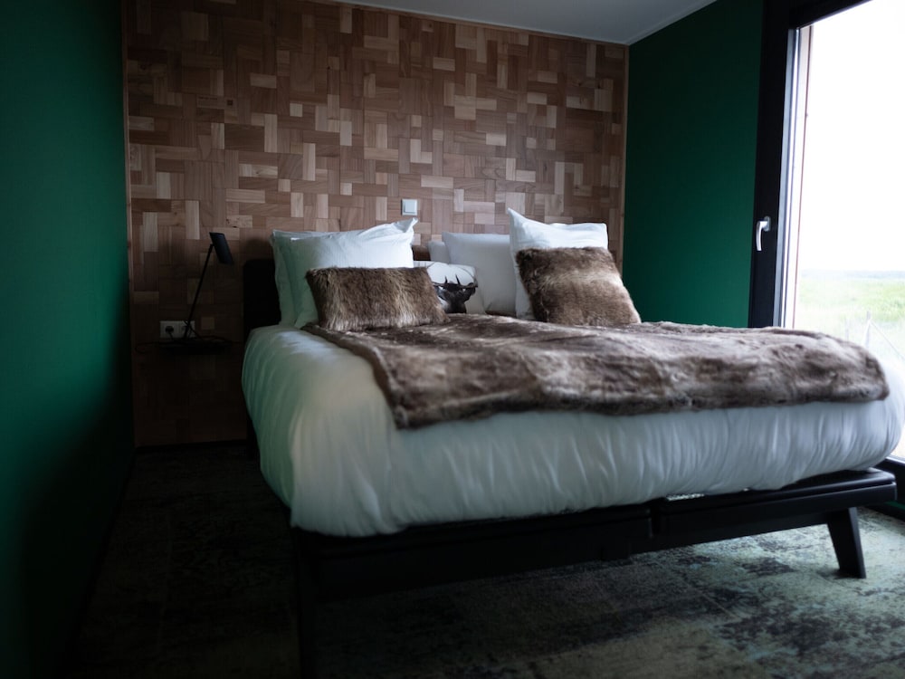 Modern, Trendy Nature Theme Lodge, Near the Sea view 2