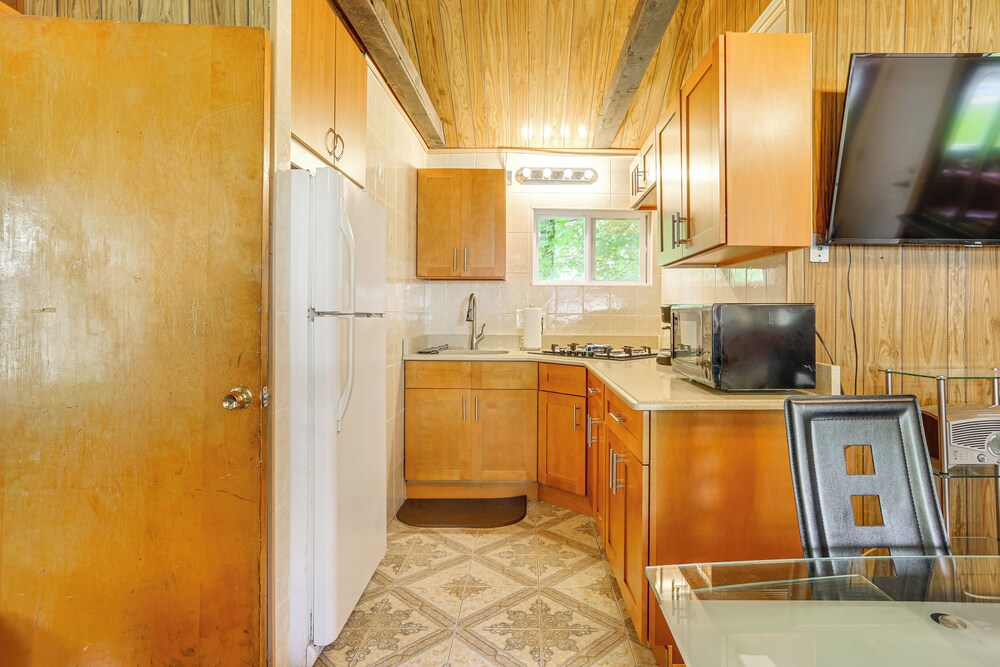 Communal Pool & Playground: Mongaup Valley Cabin!
