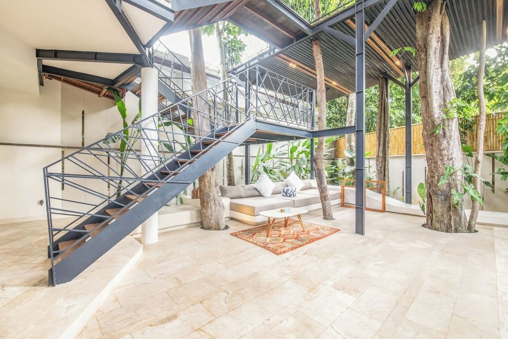 Stylish 2-br Villa With Pool, 800m Canggu Beach