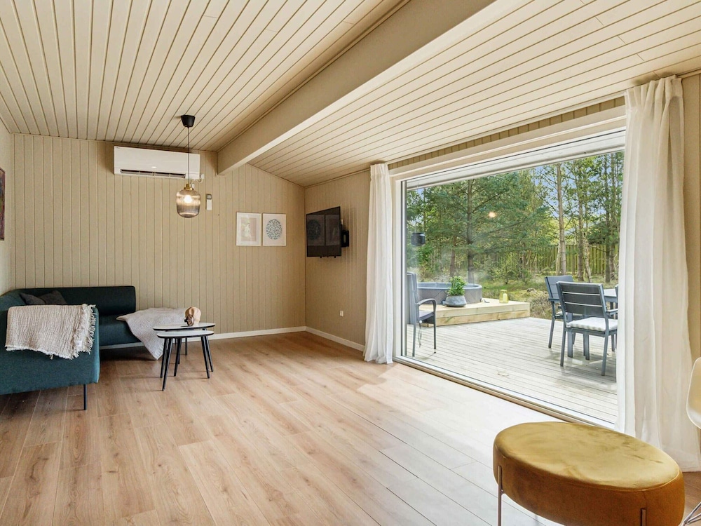 5 Star Holiday Home in Hals
