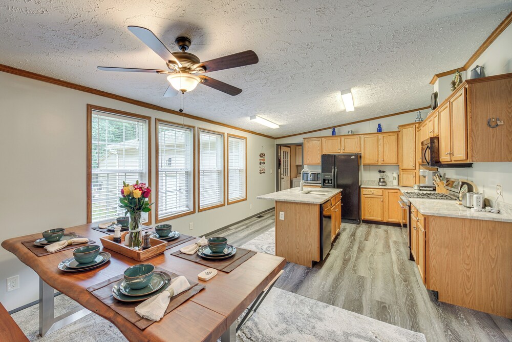1 Mi to Geneva SP: Family Home w/ Game Room & Yard