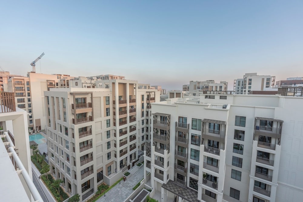 Peaceful 4-bedroom Bright Kitchen Space in Dubai Creek Harbour