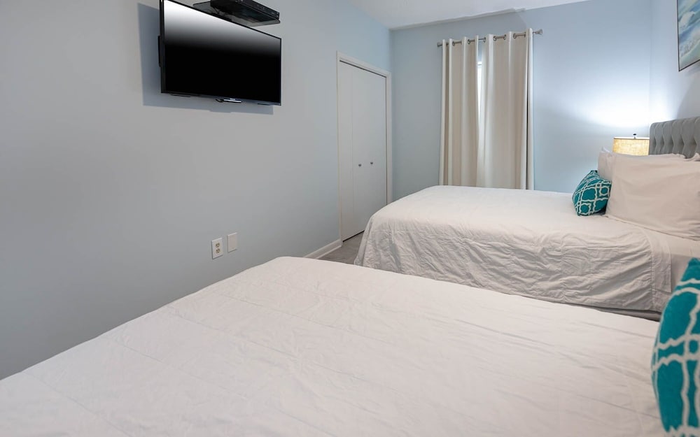 Phoenix East 1106 3 Bedroom Condo
