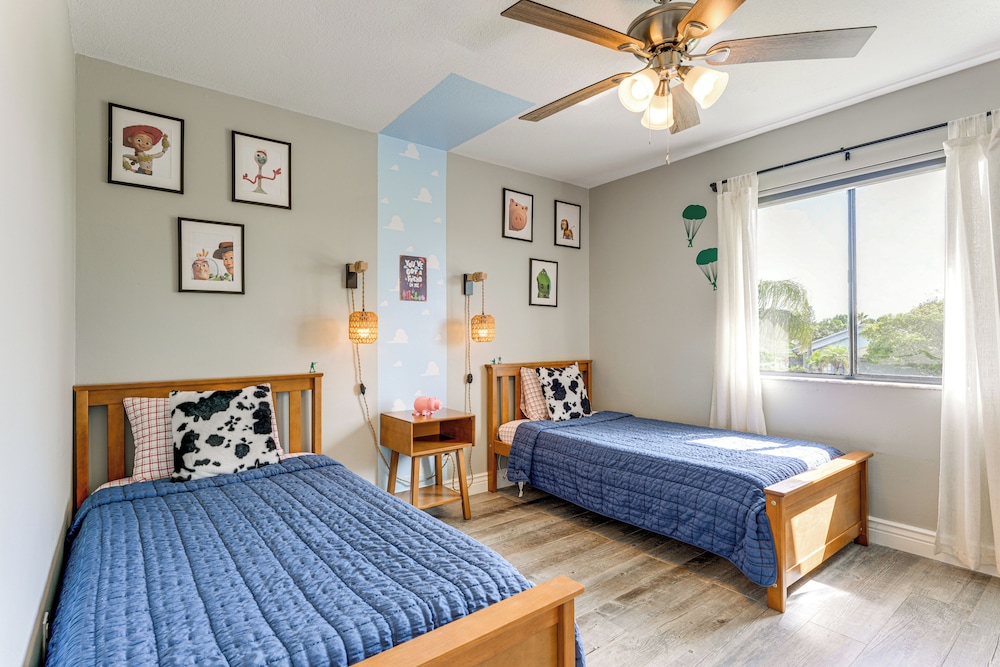 Disney-themed Home: Swim, BBQ & Explore Kissimmee!