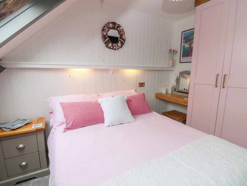 5 The Coach House