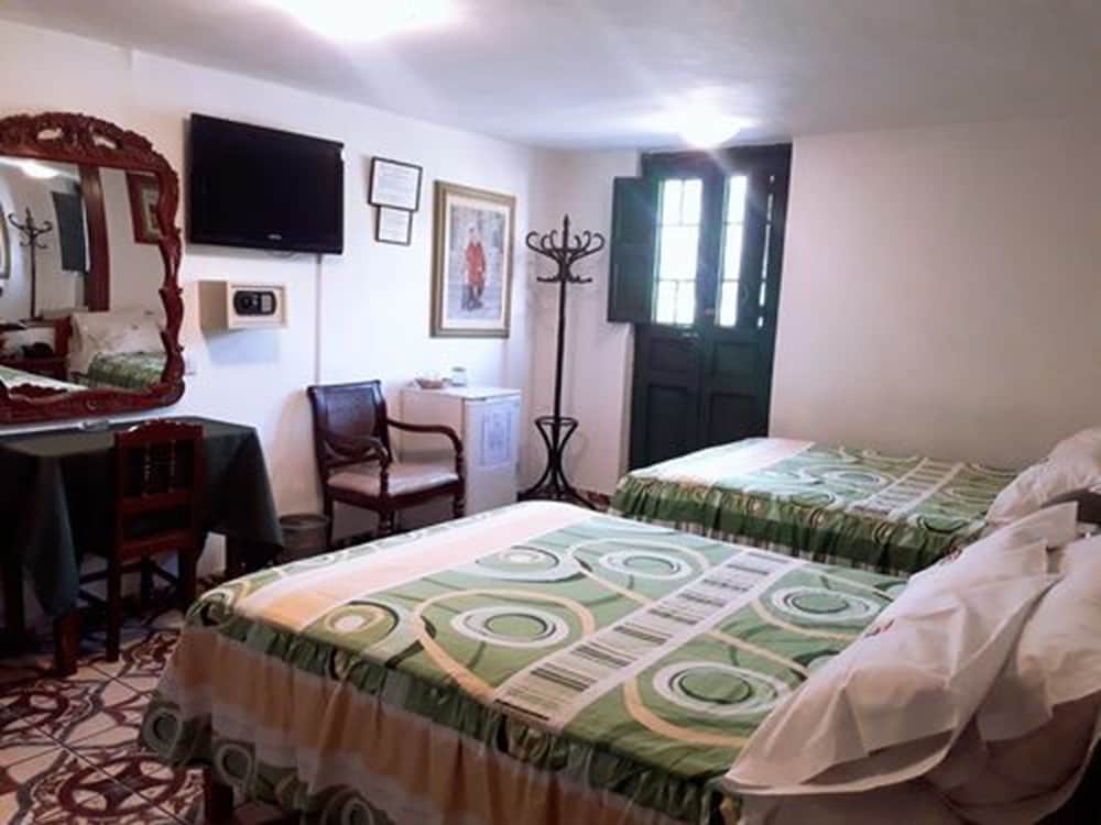 Hostal Santa Apolonia