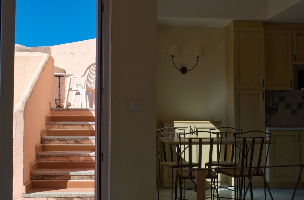Sea View Apartment In Beautiful Sardinia - 7 Mins Walk to Beach photo 4