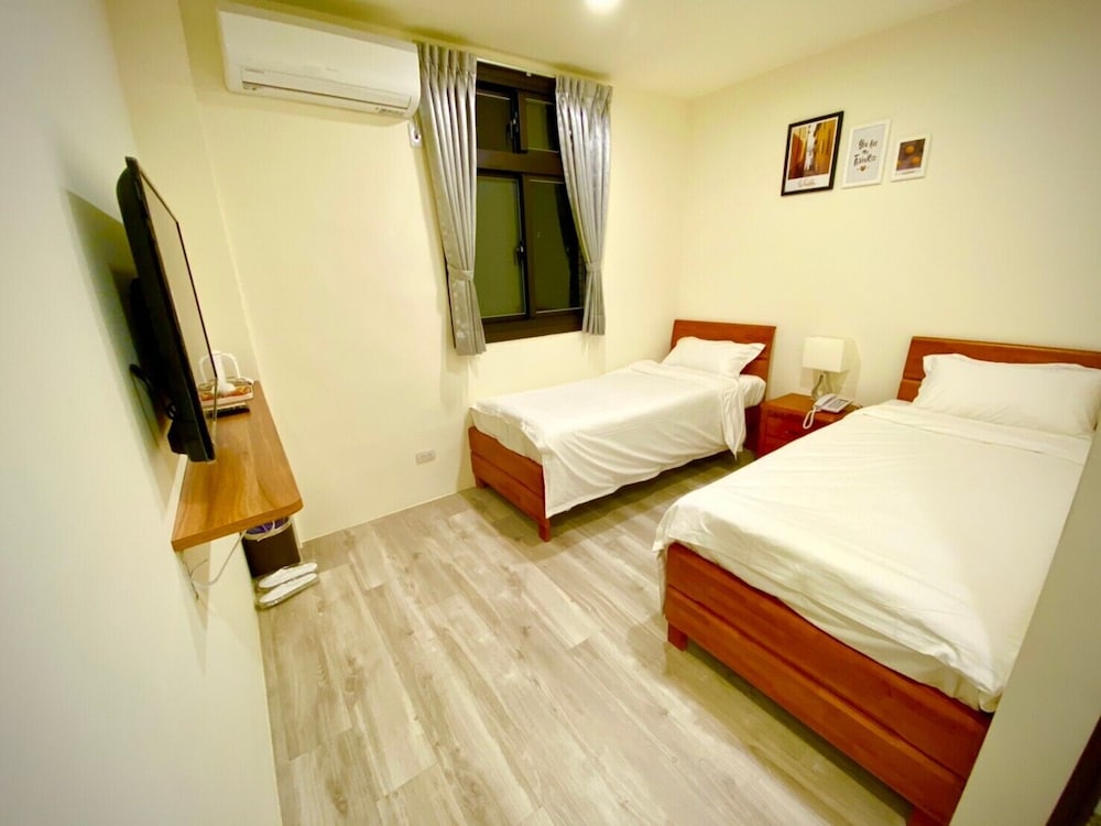 Flower's Home view 5