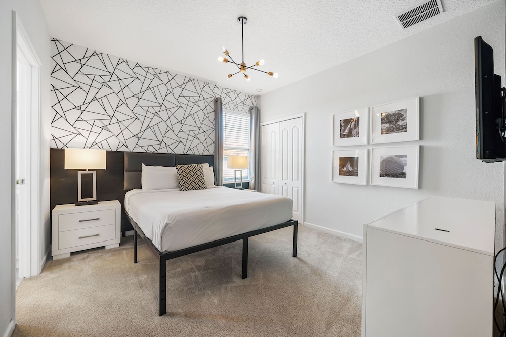 8005 Oak Shadow Ct