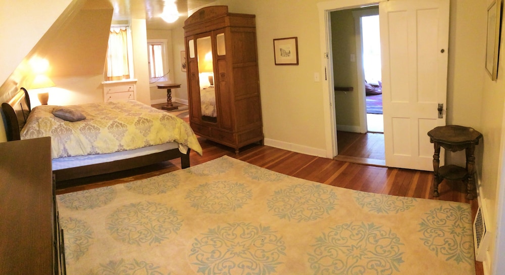 Historic Pugsley Manor House